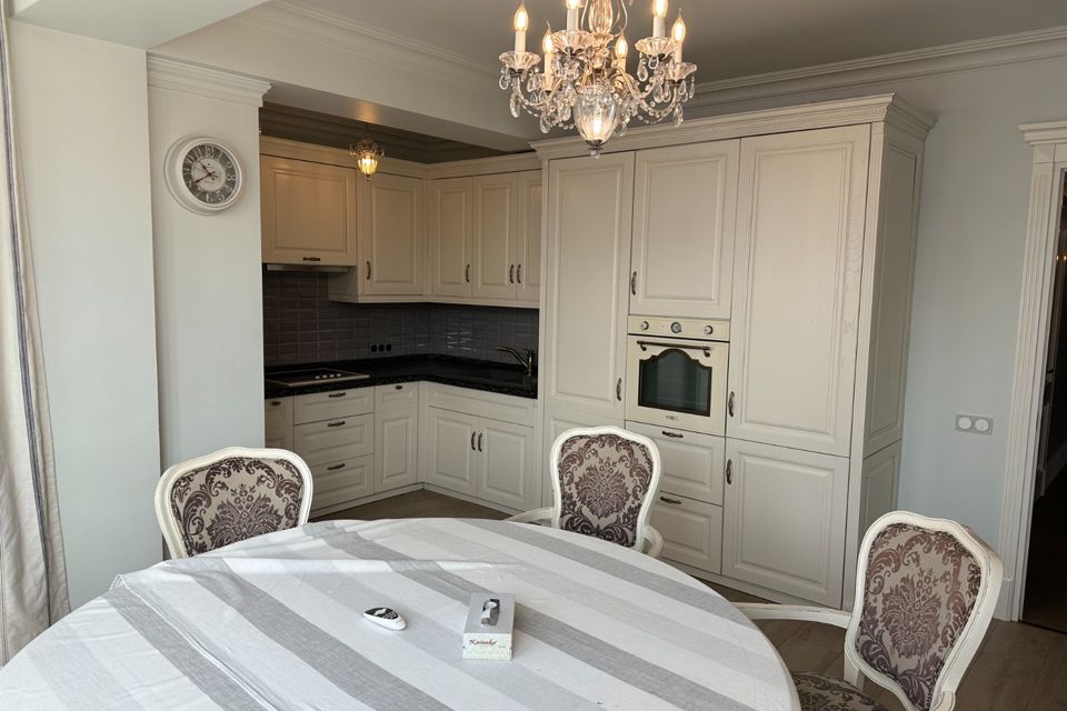 Сдаётся 2-комнатная квартира, 88 м²