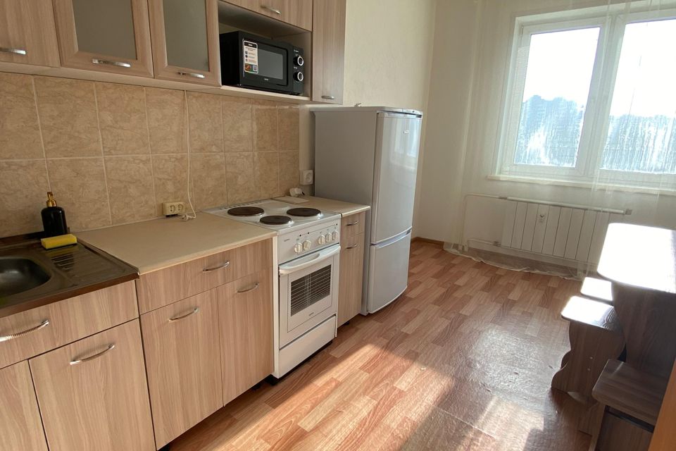 Сдаётся 1-комнатная квартира, 42 м²