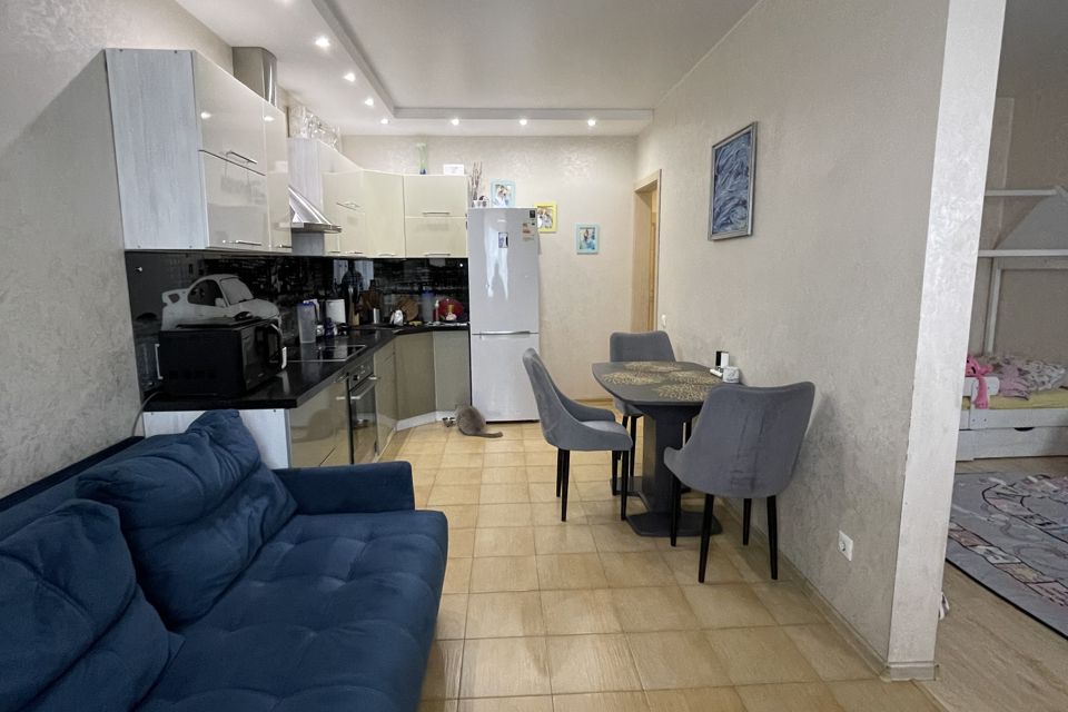 Сдаётся 2-комнатная квартира, 65 м²