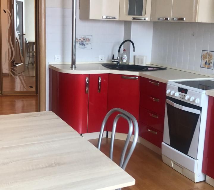 Сдаётся 2-комнатная квартира, 70.6 м²