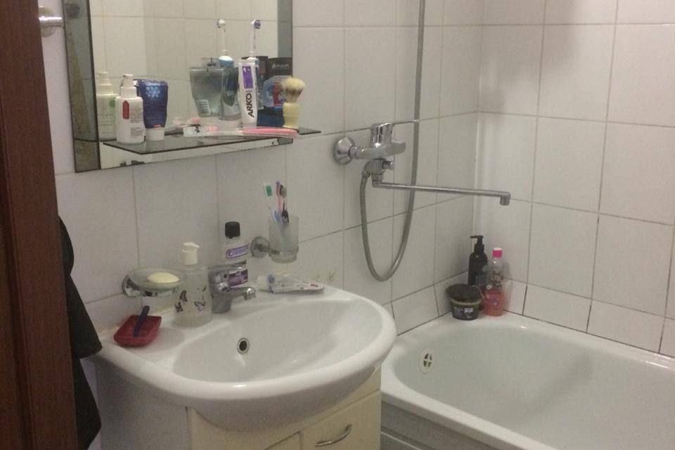 Сдаётся 1-комнатная квартира, 64 м²