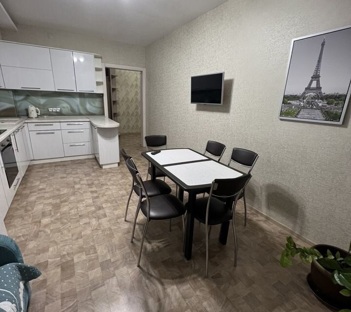 Сдаётся 2-комнатная квартира, 64 м²