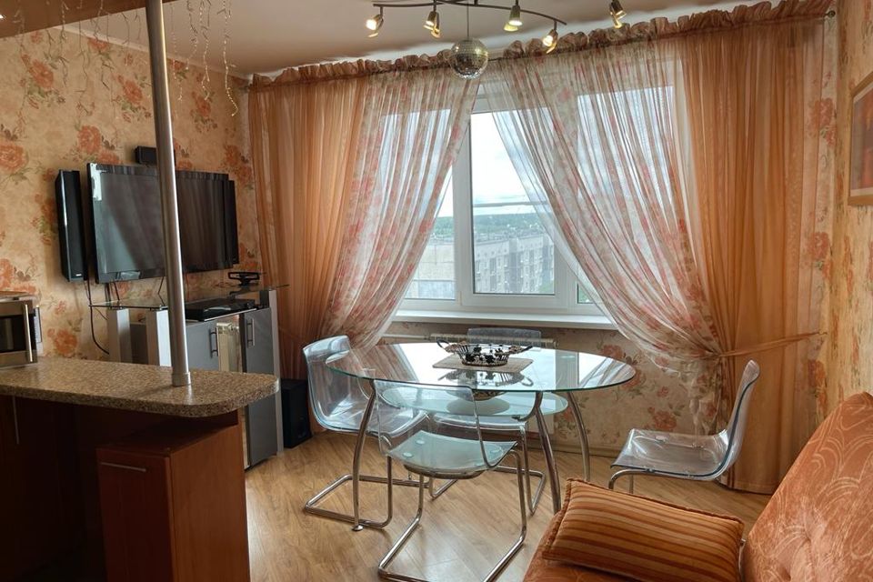 Сдаётся 2-комнатная квартира, 56 м²