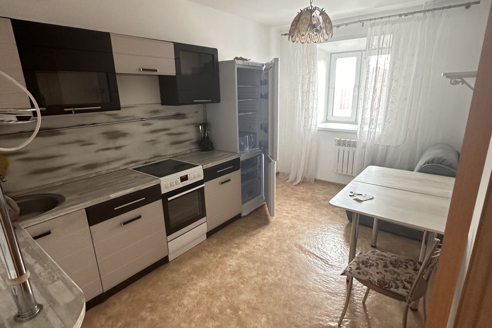 Сдаётся 1-комнатная квартира, 42 м²