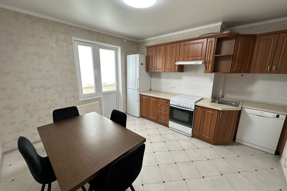 Сдаётся 2-комнатная квартира, 80 м²