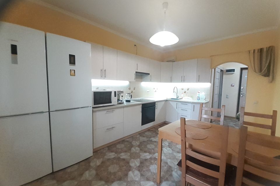 Сдаётся 2-комнатная квартира, 75 м²