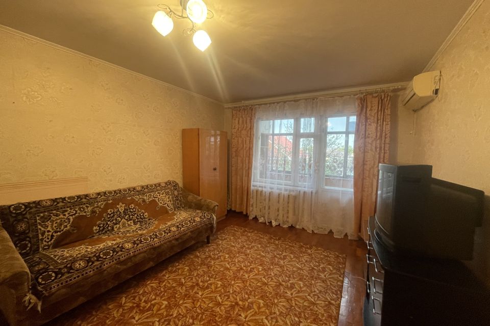 Сдаётся 1-комнатная квартира, 37 м²