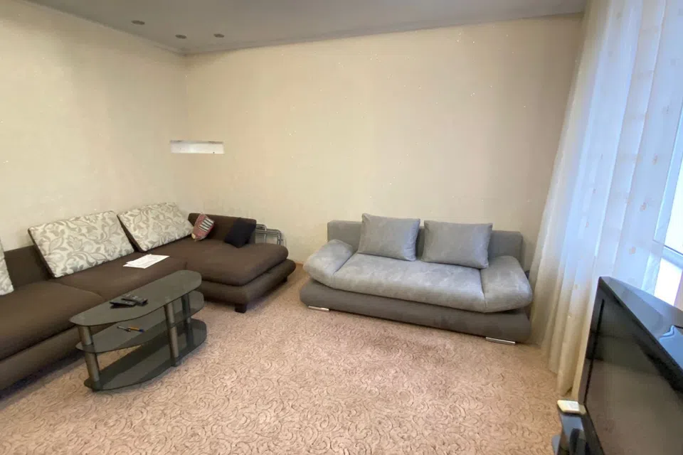 Сдаётся 2-комнатная квартира, 62 м²