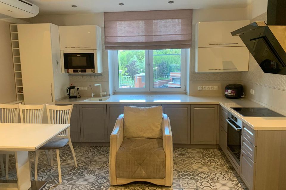 Сдаётся 2-комнатная квартира, 80 м²