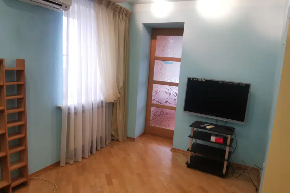 Сдаётся 2-комнатная квартира, 55 м²