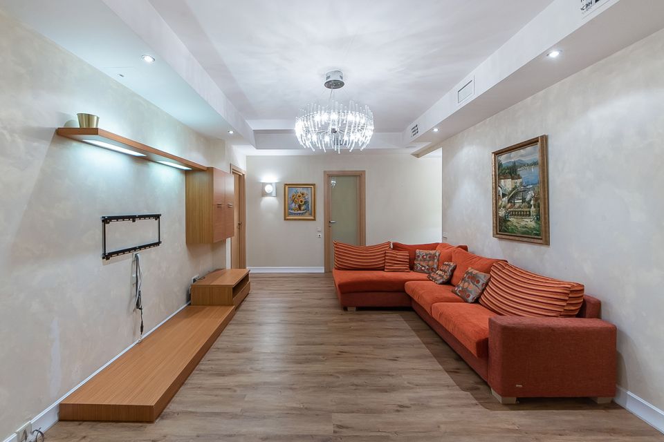 Сдаётся 4-комнатная квартира, 121.6 м²