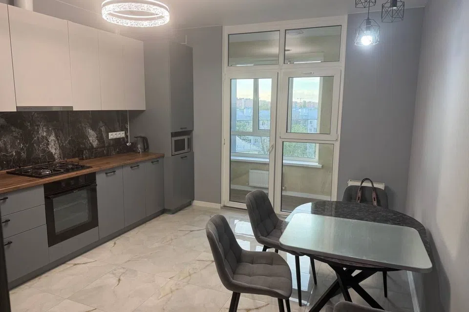 Сдаётся 2-комнатная квартира, 68.3 м²