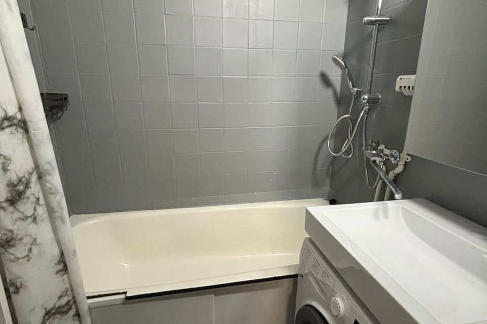 Сдаётся 2-комнатная квартира, 64 м²