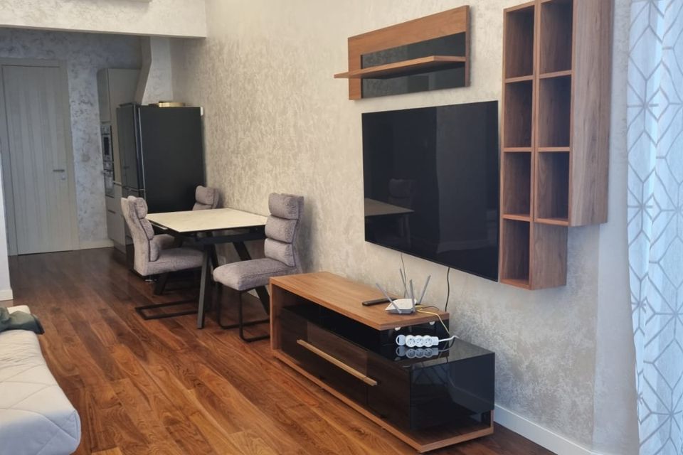 Сдаётся 2-комнатная квартира, 70 м²