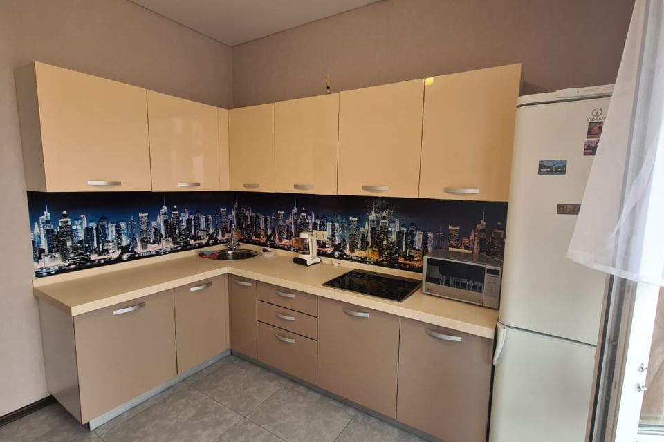 Сдаётся 2-комнатная квартира, 76.8 м²