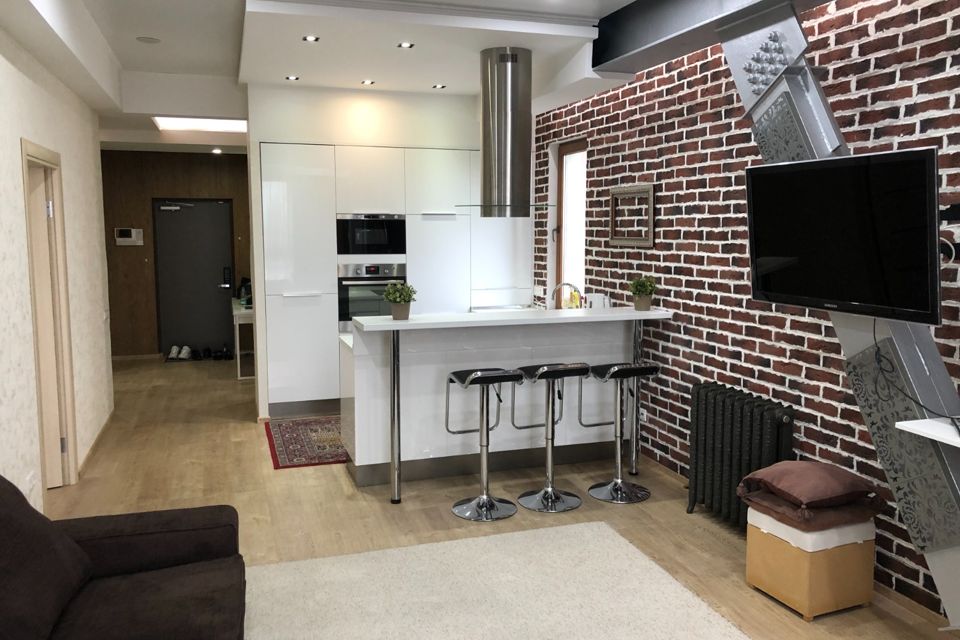 Сдаётся 1-комнатная квартира, 70 м²