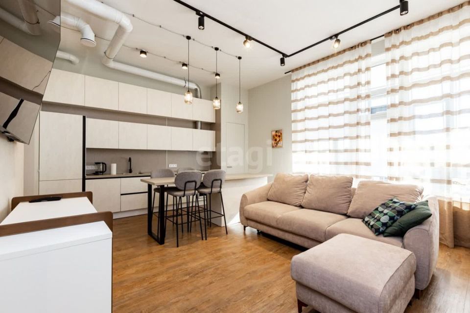 Сдаётся 3-комнатная квартира, 104 м²
