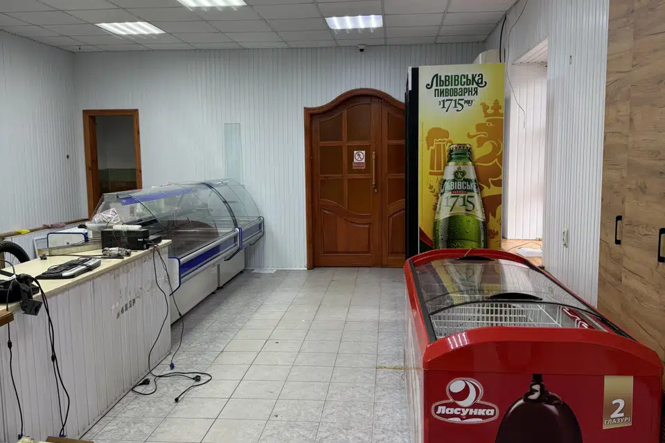 Сдаётся торговое помещение, 192 м²