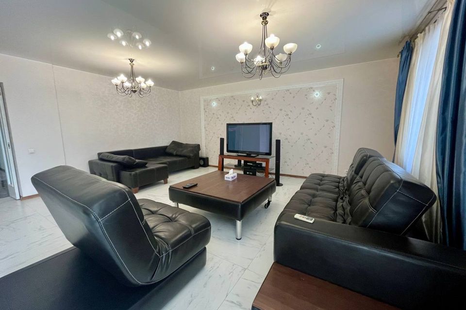 Сдаётся 3-комнатная квартира, 113 м²