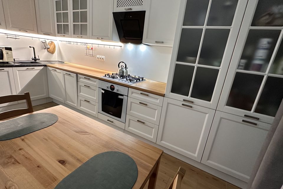 Сдаётся 2-комнатная квартира, 65 м²