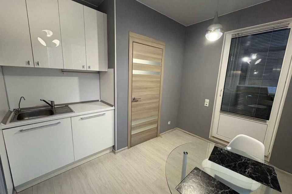 Сдаётся 1-комнатная квартира, 42 м²