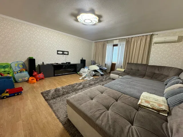 Сдаётся 3-комнатная квартира, 120 м²