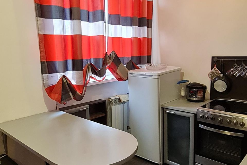 Сдаётся 2-комнатная квартира, 56 м²