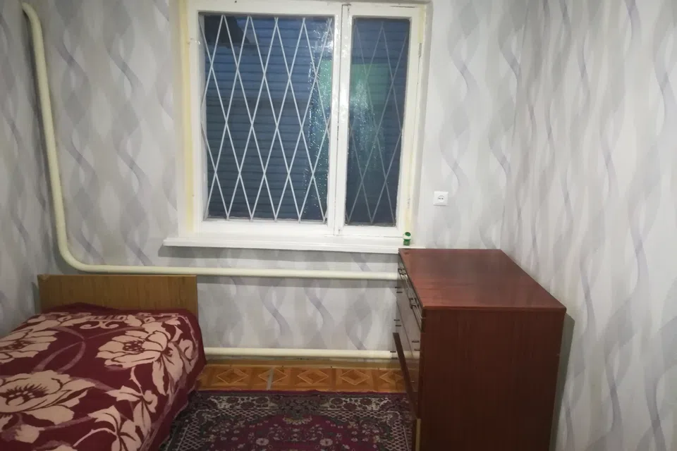 Сдаётся 2-этажный дом, 100 м²