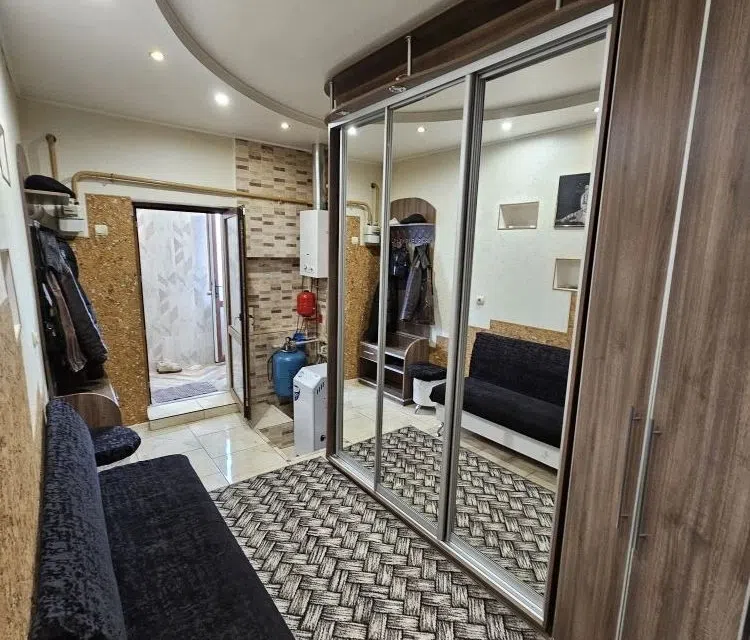Сдаётся 1-этажный дом, 100 м²
