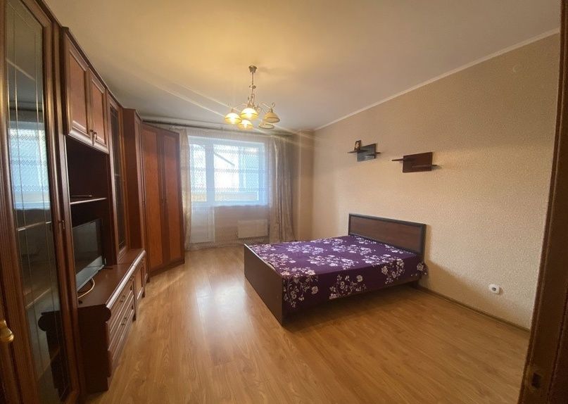 Сдаётся 1-комнатная квартира, 64 м²