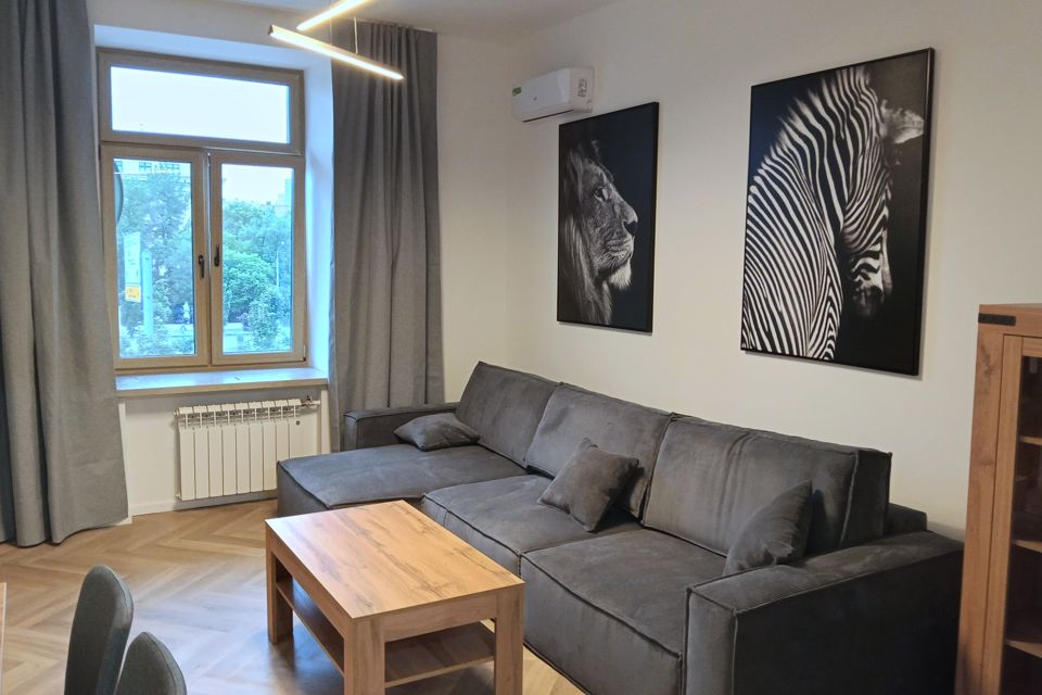 Сдаётся 2-комнатная квартира, 67 м²