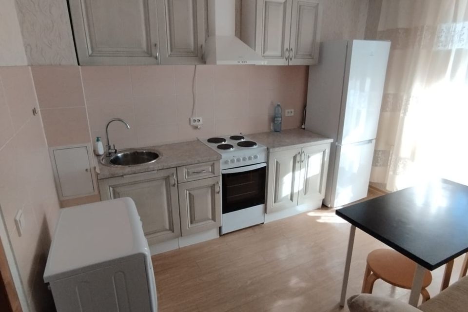 Сдаётся 1-комнатная квартира, 42 м²
