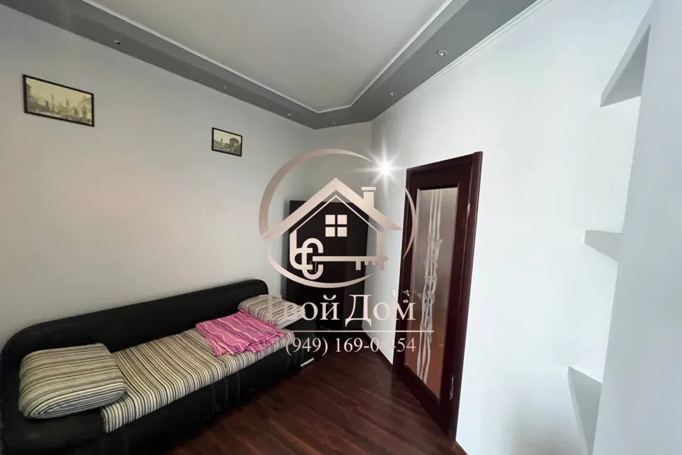 Сдаётся 2-комнатная квартира, 98 м²