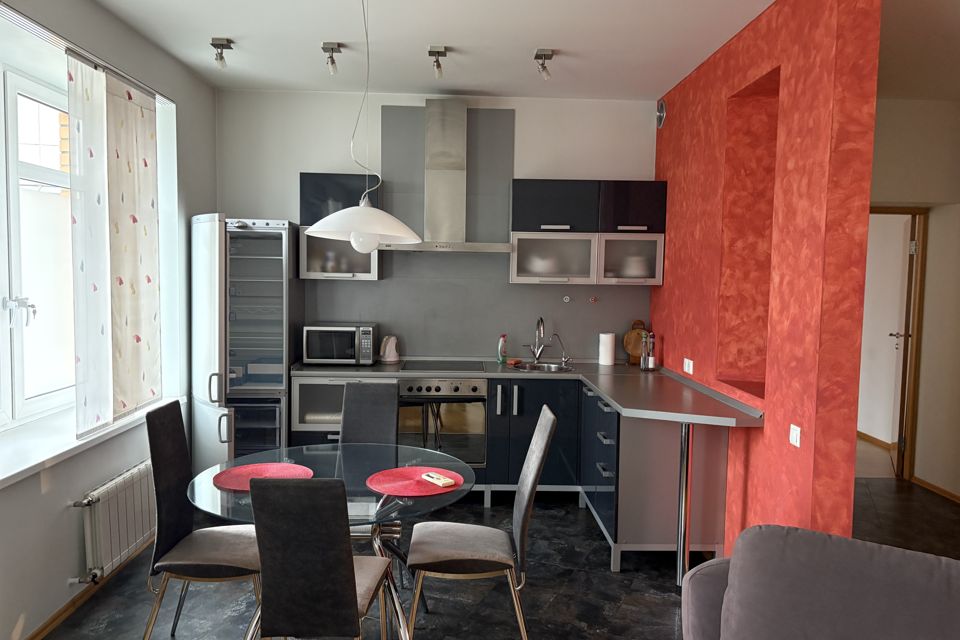 Сдаётся 2-комнатная квартира, 62.2 м²
