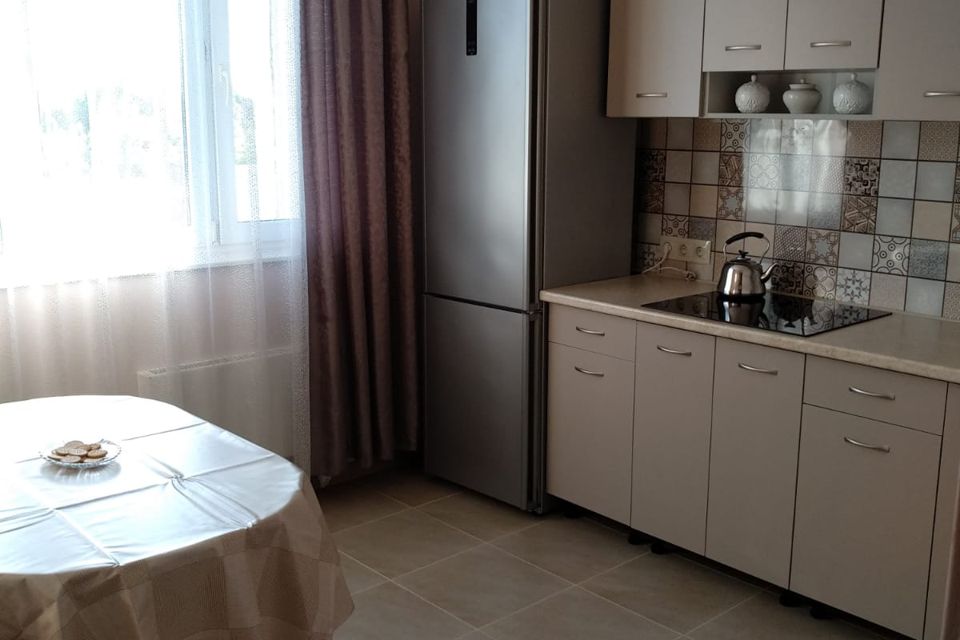 Сдаётся 2-комнатная квартира, 56.5 м²