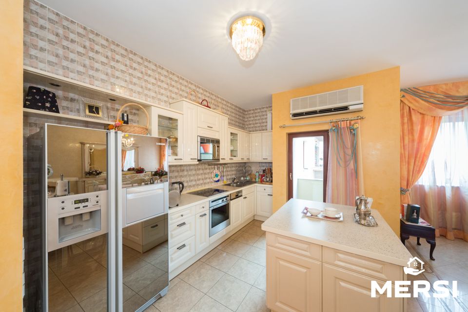 Сдаётся 3-комнатная квартира, 114 м²
