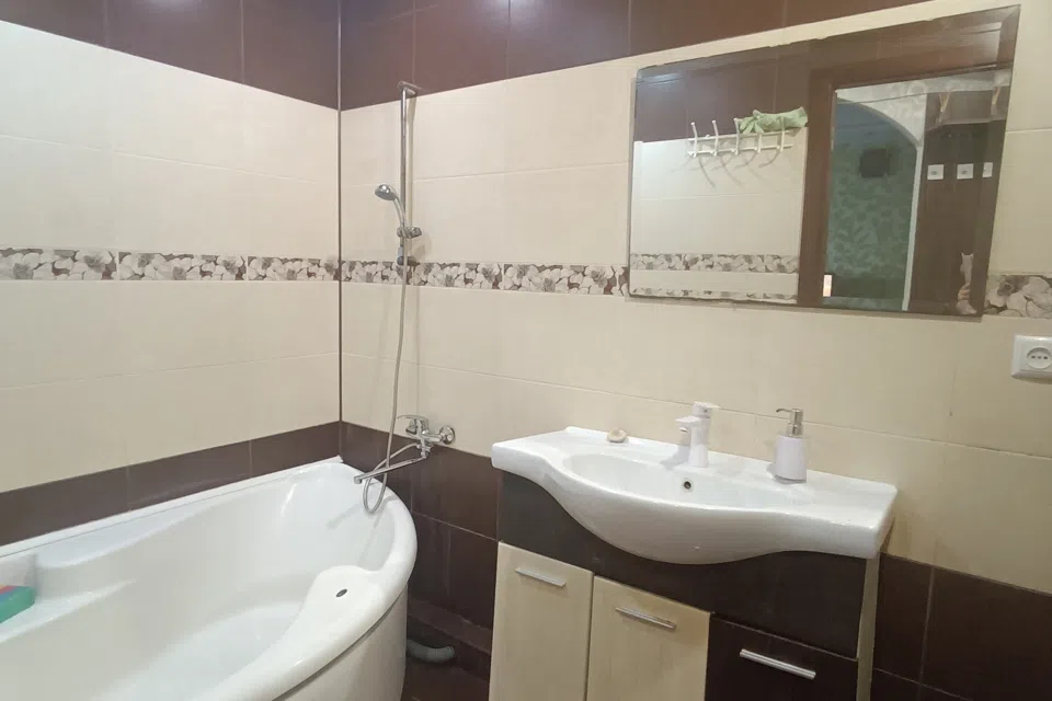 Сдаётся 2-комнатная квартира, 55 м²