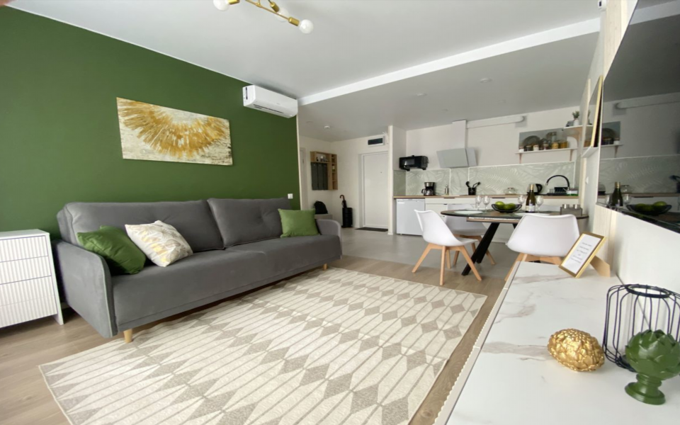 Сдаётся 1-комнатная квартира, 51 м²