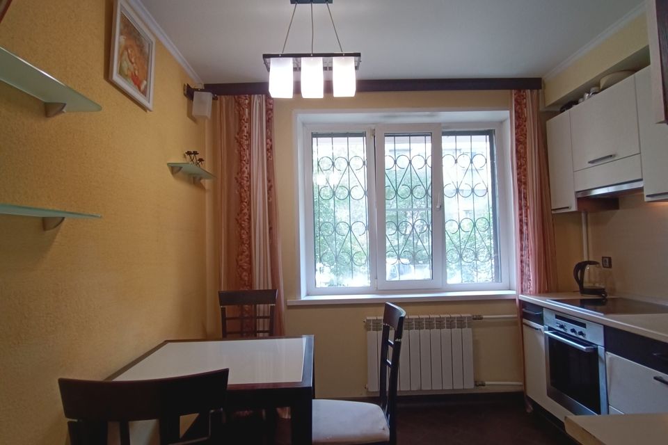 Сдаётся 1-комнатная квартира, 38 м²