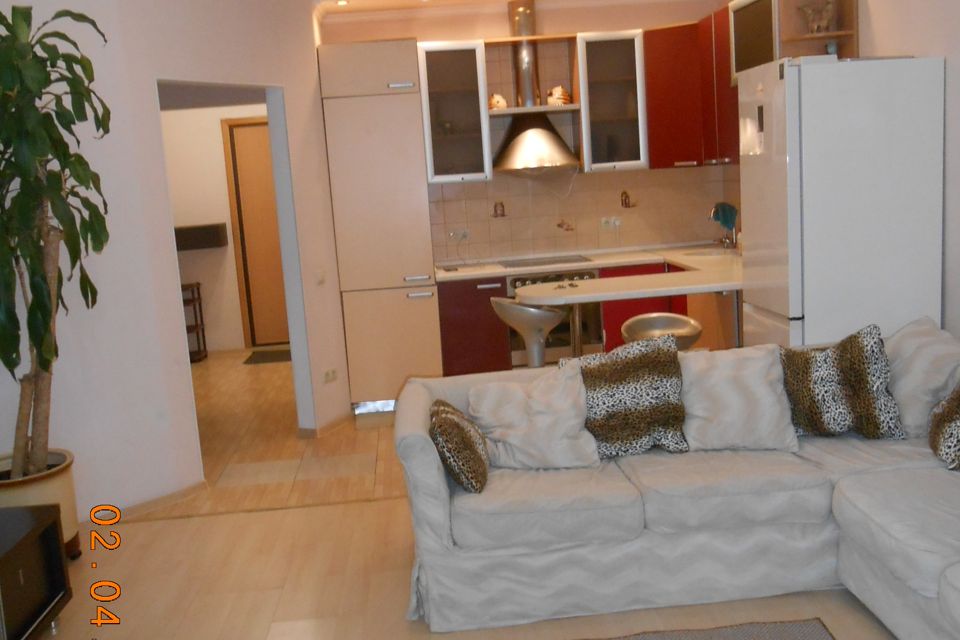 Сдаётся 2-комнатная квартира, 65 м²