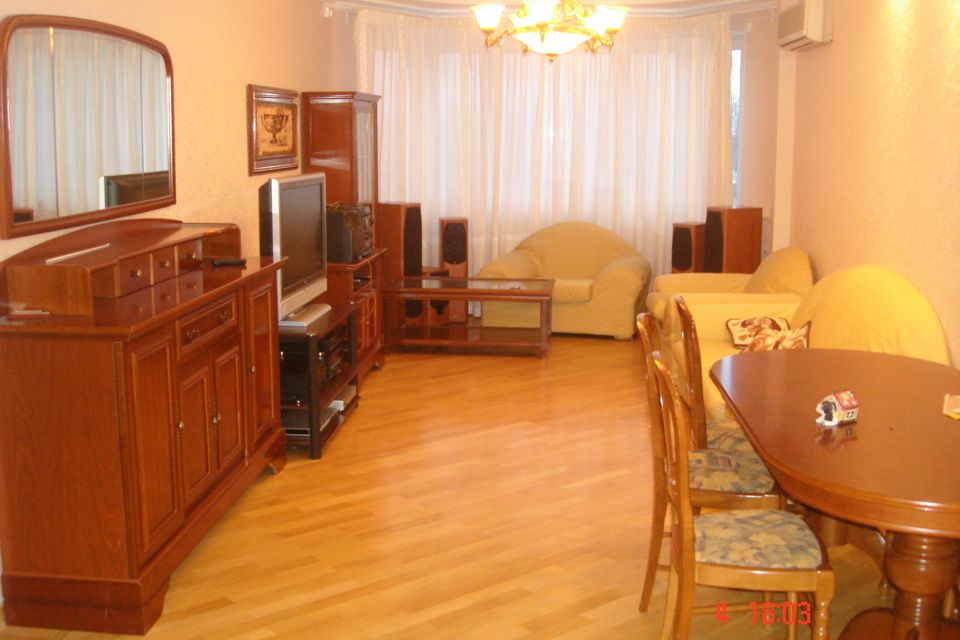 Сдаётся 4-комнатная квартира, 149 м²