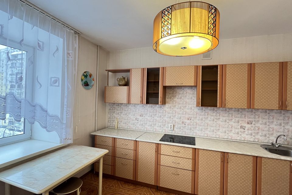 Сдаётся 1-комнатная квартира, 66.4 м²