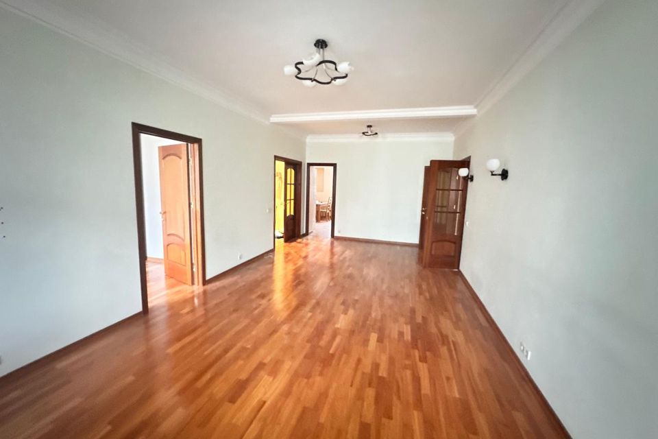 Сдаётся 4-комнатная квартира, 121 м²