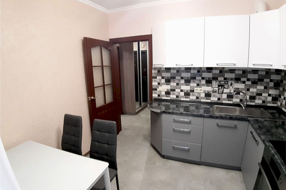 Сдаётся 1-комнатная квартира, 38 м²