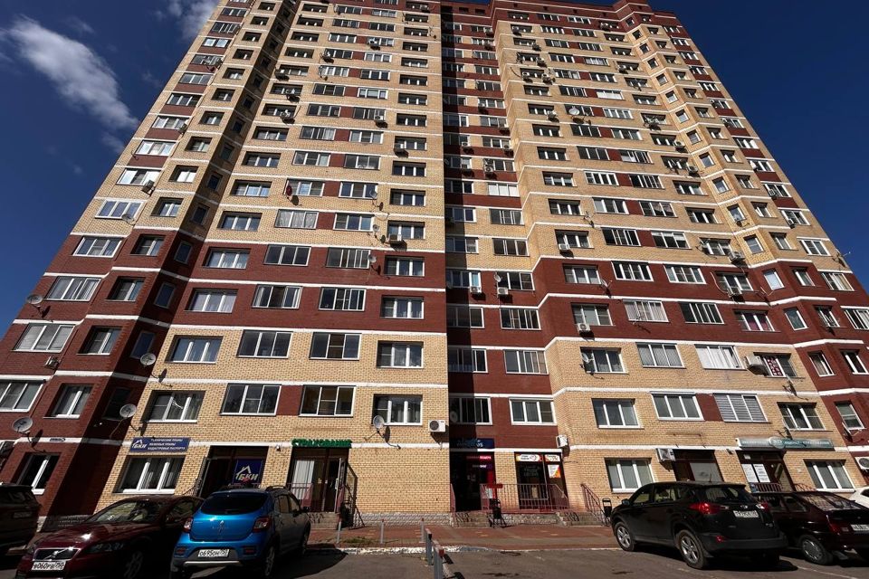 Сдаётся 2-комнатная квартира, 77.3 м²