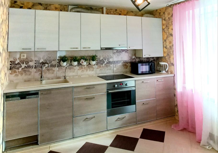 Сдаётся 2-комнатная квартира, 58 м²