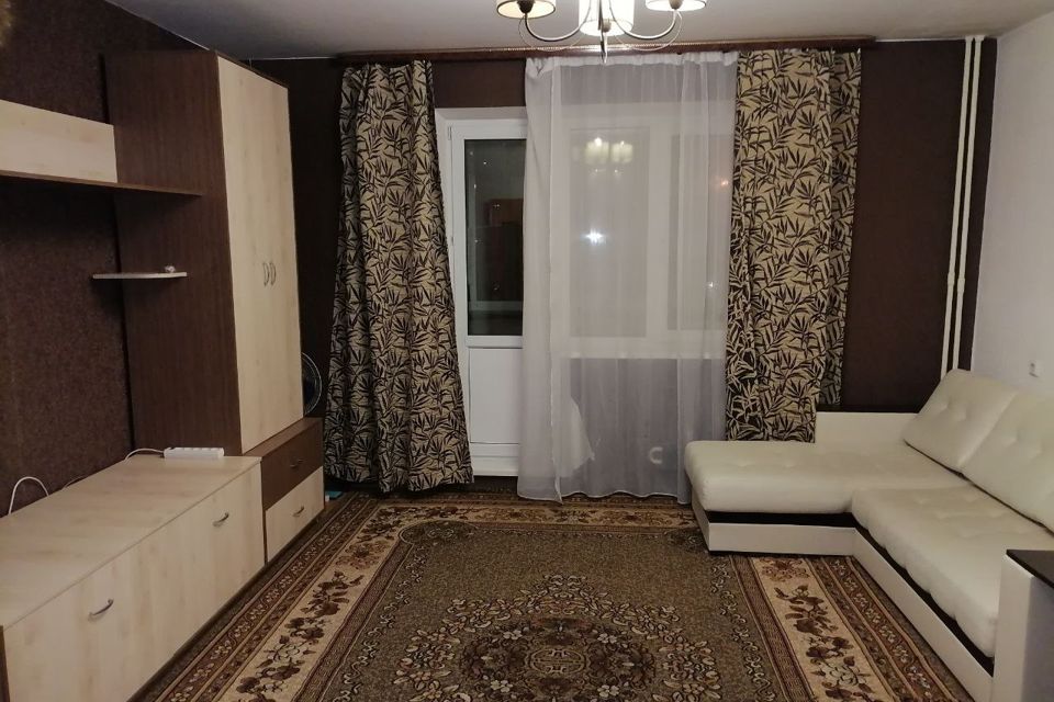 Сдаётся 1-комнатная квартира, 42 м²