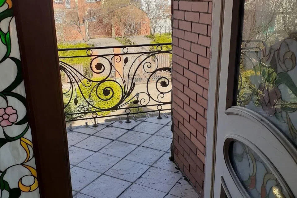Сдаётся 3-этажный дом, 505 м²