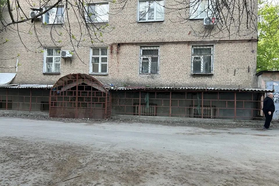 Сдаётся торговое помещение, 180 м²