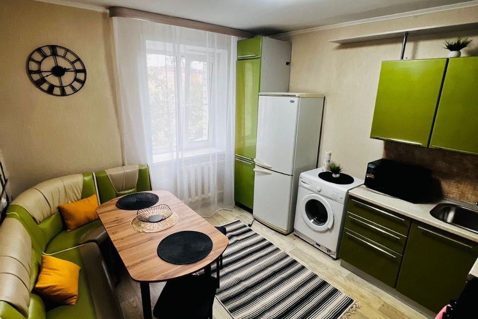 Сдаётся 1-комнатная квартира, 42 м²